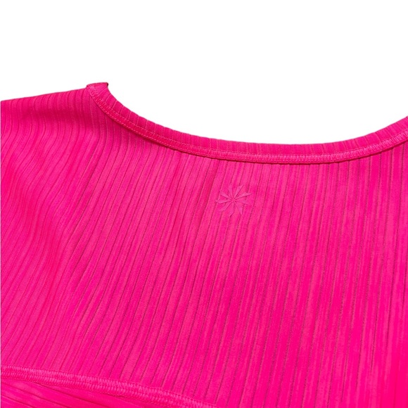 Athleta Shadow Striped Chi T Shirt in Hot Pink Size Medium NWOT - Picture 4 of 4